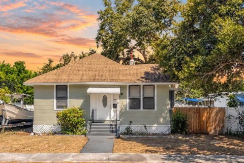 Villa ou maison à Saint Petersburg, Floride 3 chambres, 95.22 m2 № 2408708
