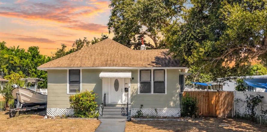 Villa ou maison à Saint Petersburg, Floride 3 chambres, 95.22 m2 № 2408708