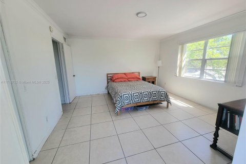 Condominio en venta en North Miami, Florida, 1 dormitorio, 71.07 m2 № 1468257 - foto 15