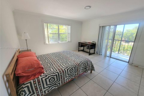 Condominio en venta en North Miami, Florida, 1 dormitorio, 71.07 m2 № 1468257 - foto 16