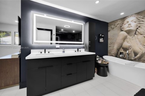 Купить виллу или дом в Корал-Гейблс, Флорида 5 спален, 259.75м2, № 1958275 - фото 30