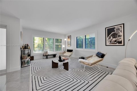 Купить виллу или дом в Корал-Гейблс, Флорида 5 спален, 259.75м2, № 1958275 - фото 7