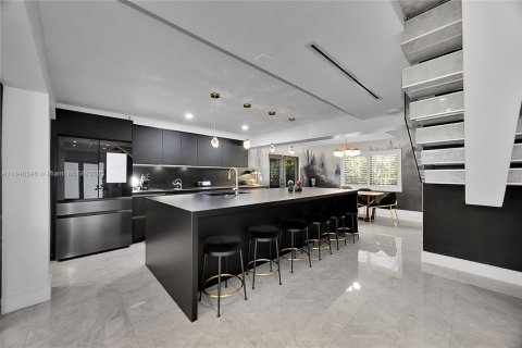 Купить виллу или дом в Корал-Гейблс, Флорида 5 спален, 259.75м2, № 1958275 - фото 15