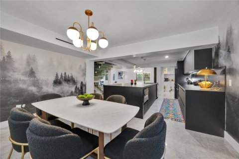 Купить виллу или дом в Корал-Гейблс, Флорида 5 спален, 259.75м2, № 1958275 - фото 23