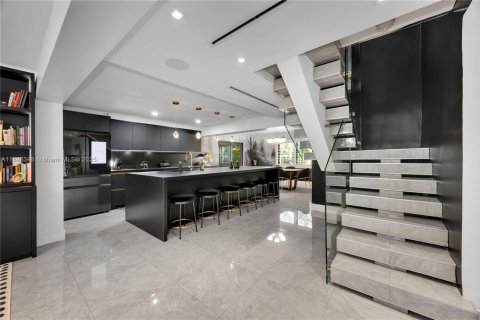 Купить виллу или дом в Корал-Гейблс, Флорида 5 спален, 259.75м2, № 1958275 - фото 14