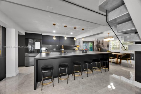 Купить виллу или дом в Корал-Гейблс, Флорида 5 спален, 259.75м2, № 1958275 - фото 16