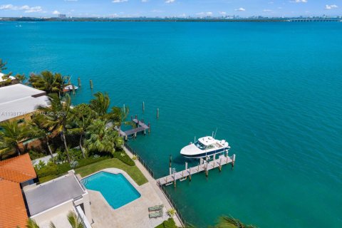 Купить виллу или дом в Майами-Бич, Флорида 4 спальни, 410.63м2, № 2049193 - фото 4