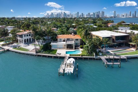 Купить виллу или дом в Майами-Бич, Флорида 4 спальни, 410.63м2, № 2049193 - фото 8