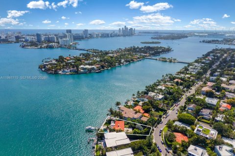 Купить виллу или дом в Майами-Бич, Флорида 4 спальни, 410.63м2, № 2049193 - фото 3