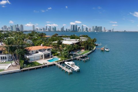 Купить виллу или дом в Майами-Бич, Флорида 4 спальни, 410.63м2, № 2049193 - фото 7
