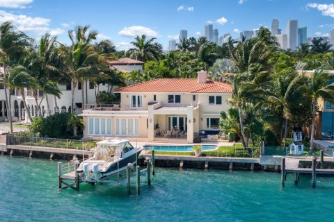 Купить виллу или дом в Майами-Бич, Флорида 4 спальни, 410.63м2, № 2049193 - фото 9