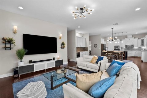 House in Tampa, Florida 5 bedrooms, 393.91 sq.m. № 1818890 - photo 15
