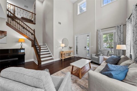 House in Tampa, Florida 5 bedrooms, 393.91 sq.m. № 1818890 - photo 10