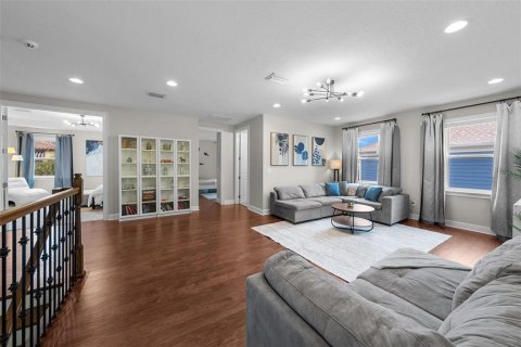 House in Tampa, Florida 5 bedrooms, 393.91 sq.m. № 1818890 - photo 28