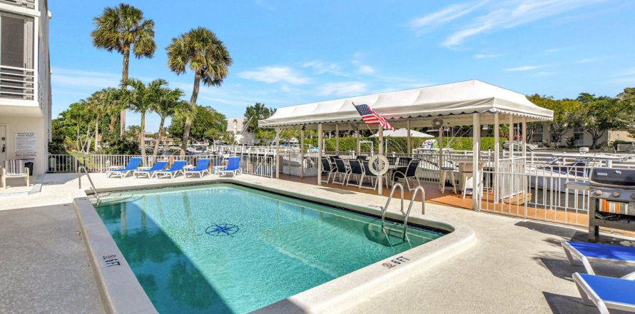 Condo in Boca Raton, Florida, 2 bedrooms № 1024524