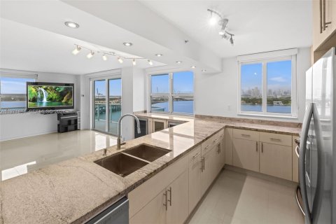 Copropriété à vendre à Miami Beach, Floride: 2 chambres, 106.56 m2 № 2033959 - photo 10