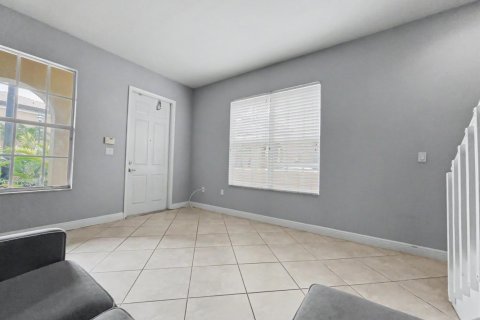 Touwnhouse à vendre à Coconut Creek, Floride: 3 chambres, 168.9 m2 № 2270880 - photo 4