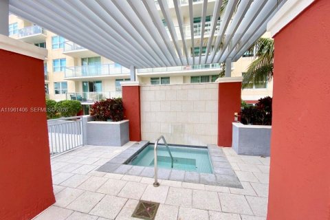 Condo in Miami, Florida, 1 bedroom № 2025865 - photo 21