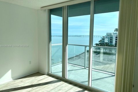 Condo in Miami, Florida, 1 bedroom № 2025865 - photo 9