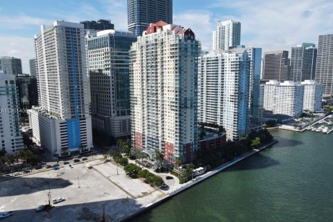 Condo in Miami, Florida, 1 bedroom № 2025865 - photo 19