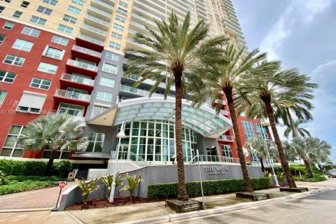Condo in Miami, Florida, 1 bedroom № 2025865 - photo 2