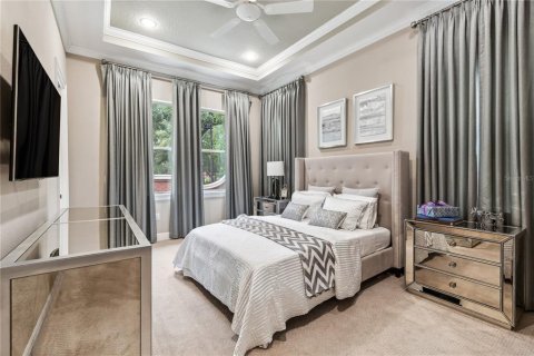 House in Winter Garden, Florida 4 bedrooms, 336.68 sq.m. № 1772834 - photo 18