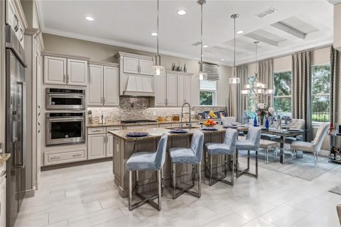 House in Winter Garden, Florida 4 bedrooms, 336.68 sq.m. № 1772834 - photo 5