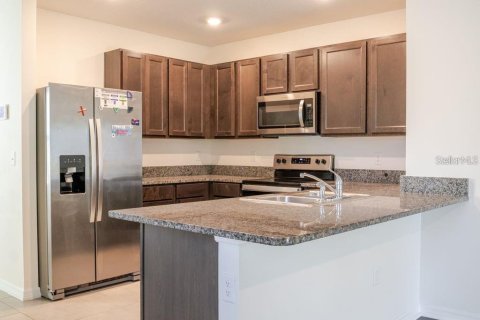 Villa ou maison à louer à Tampa, Floride: 3 chambres, 140.84 m2 № 2395637 - photo 5
