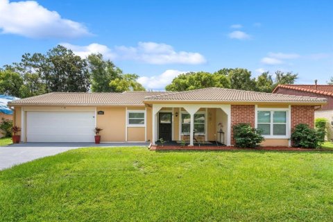 Villa ou maison à vendre à Orlando, Floride: 2 chambres, 144.37 m2 № 1824414 - photo 1