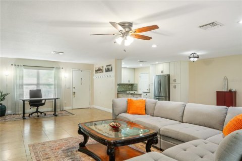 Villa ou maison à vendre à Orlando, Floride: 2 chambres, 144.37 m2 № 1824414 - photo 19