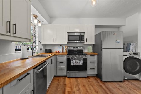Купить таунхаус в Форт Майерс, Флорида 7 комнат, 80.64м2, № 1447143 - фото 11
