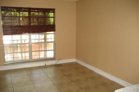 Copropriété à louer à Miami, Floride: 1 chambre, 51.56 m2 № 2268746 - photo 5