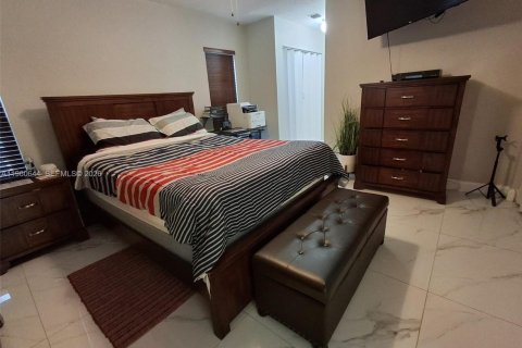 House in Sunrise, Florida 3 bedrooms, 165.37 sq.m. № 2021814 - photo 4