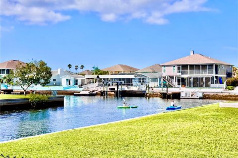 Casa en venta en Hudson, Florida, 2 dormitorios, 109.53 m2 № 1910692 - foto 1
