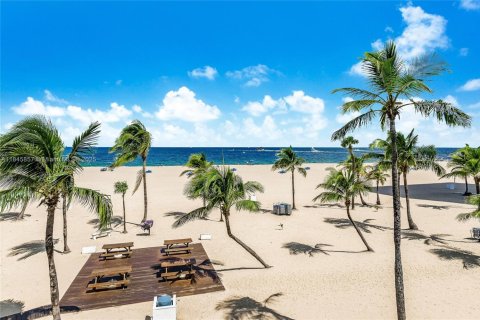 Condominio en venta en Fort Lauderdale, Florida, 3 dormitorios, 295.06 m2 № 1847758 - foto 19