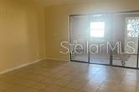 Casa en alquiler en Kissimmee, Florida, 3 dormitorios, 148.36 m2 № 1797358 - foto 5