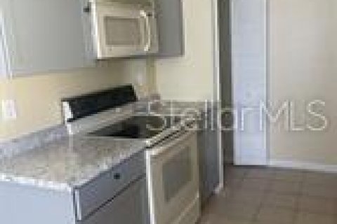 Casa en alquiler en Kissimmee, Florida, 3 dormitorios, 148.36 m2 № 1797358 - foto 2