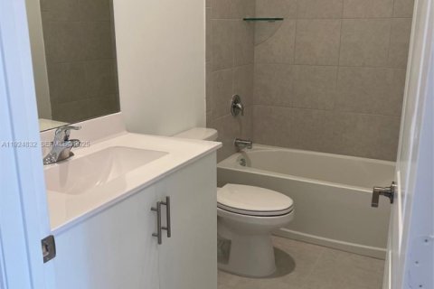 Townhouse in Homestead, Florida 3 bedrooms, 123.65 sq.m. № 1994548 - photo 5