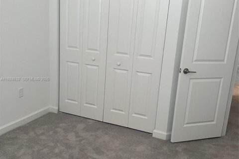 Townhouse in Homestead, Florida 3 bedrooms, 123.65 sq.m. № 1994548 - photo 4