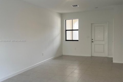 Townhouse in Homestead, Florida 3 bedrooms, 123.65 sq.m. № 1994548 - photo 3