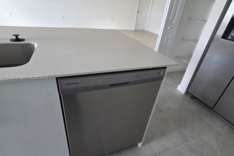 House in Homestead, Florida 5 bedrooms № 1994598 - photo 4