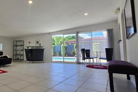 Villa ou maison à vendre à Oakland Park, Floride: 3 chambres, 230.86 m2 № 2244487 - photo 12