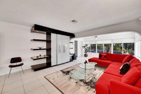 Villa ou maison à vendre à Oakland Park, Floride: 3 chambres, 230.86 m2 № 2244487 - photo 15