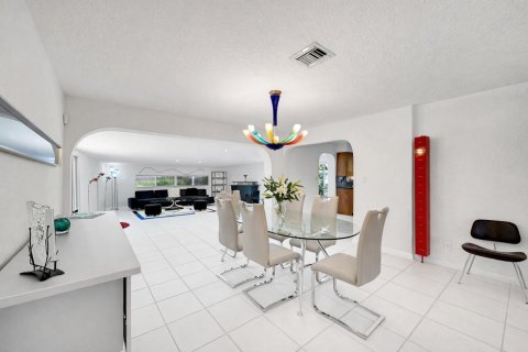 Villa ou maison à vendre à Oakland Park, Floride: 3 chambres, 230.86 m2 № 2244487 - photo 13