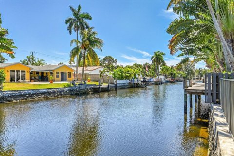 Villa ou maison à vendre à Oakland Park, Floride: 3 chambres, 230.86 m2 № 2244487 - photo 4