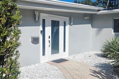 Villa ou maison à vendre à Oakland Park, Floride: 3 chambres, 230.86 m2 № 2244487 - photo 2