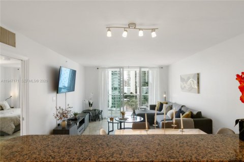 Condominio en venta en Miami, Florida, 1 dormitorio, 70.61 m2 № 2003657 - foto 12