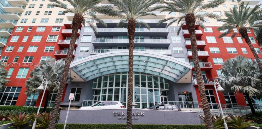 Condominio en Miami, Florida, 1 dormitorio  № 2003657