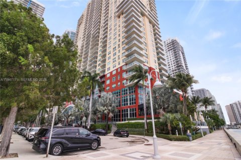 Condominio en venta en Miami, Florida, 1 dormitorio, 70.61 m2 № 2003657 - foto 2