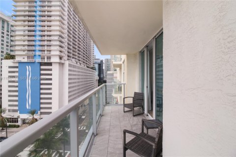 Condominio en venta en Miami, Florida, 1 dormitorio, 70.61 m2 № 2003657 - foto 5